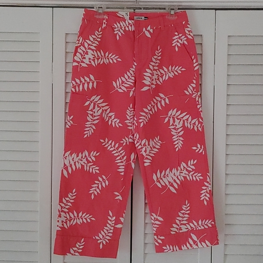 Izod Capris Size 4